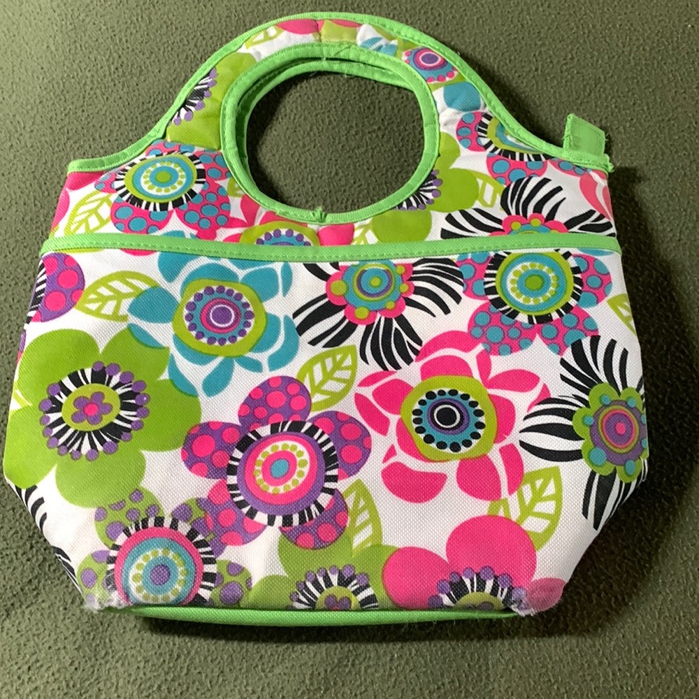 Floral, insulated lunch bag.  Zipper and handles.  Size approx. 8x12.